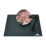 Magnifier with magnetic base standing on an insulated baseplate PCB components magnifyed through lens (PCBITE-4020)