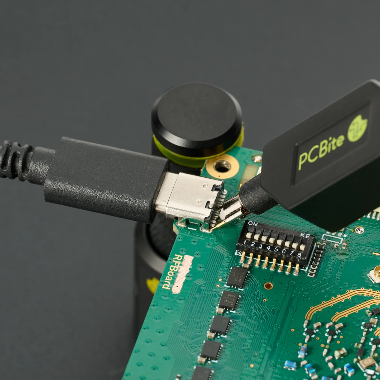 Handsfree SQG15 1.5 GHz probe with spring-loaded tip ensuring reliable long-term PCB measurement (PCBITE-7009)