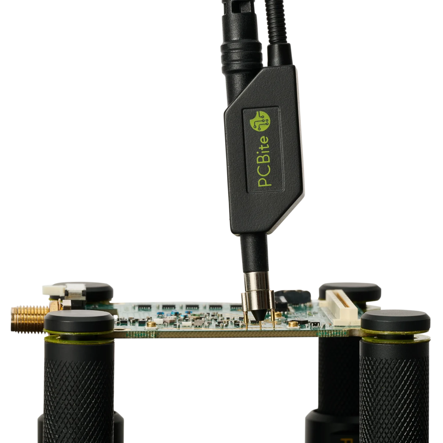 Handsfree SQG60 6.0 GHz probe measuring high-speed signal on PCB with stable spring-loaded contact (PCBITE-7012)