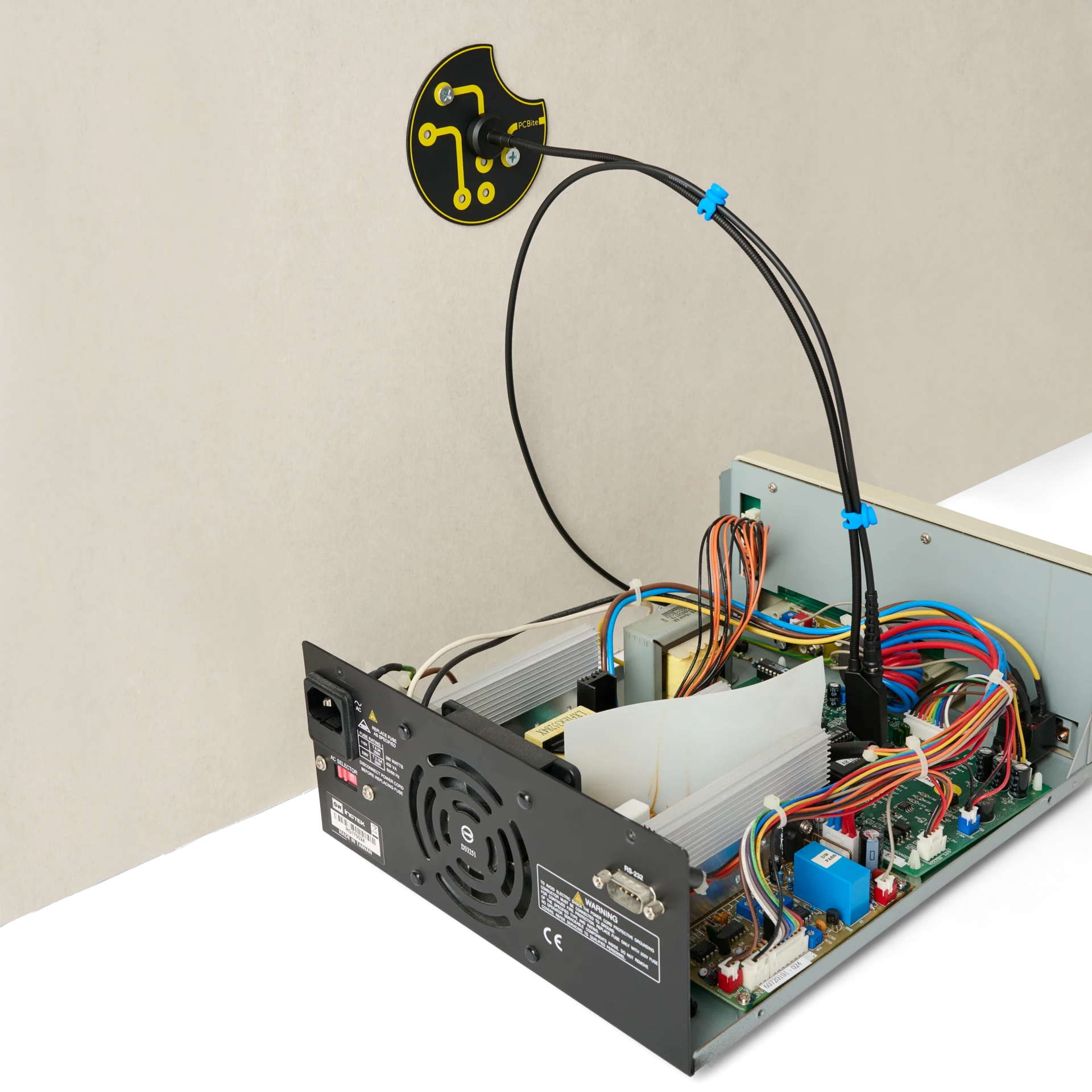 Wall-mounted multipurpose baseplate for flexible handsfree probe positioning where no standard baseplate can be used (PCBITE-7027)